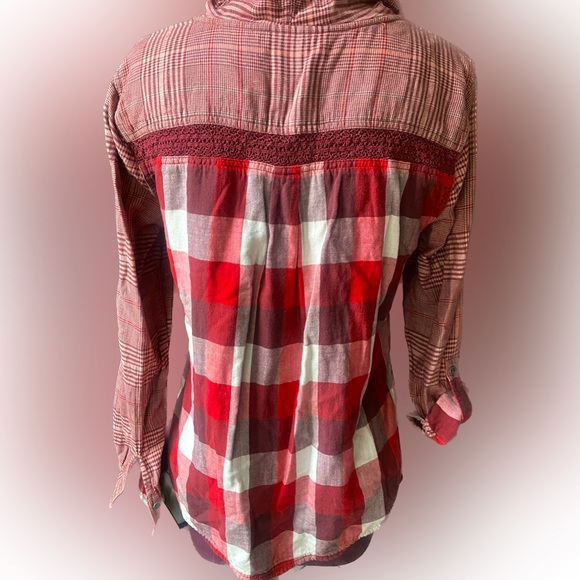 Prana lightweight hooded button up - Picture 2 of 6